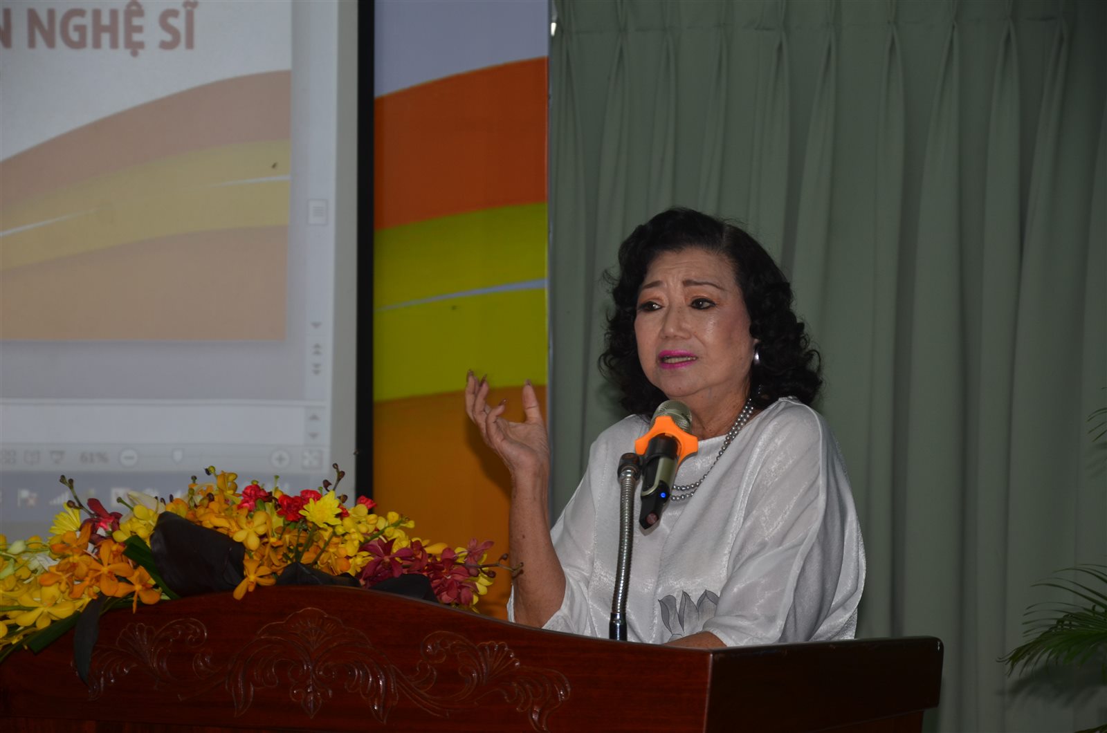 NSND Kim Cương phát biểu tại tọa đàm lấy ý kiến về khu nghệ sĩ